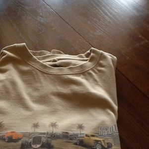 MEN'S TAN TSHIRT NEWPORT BLUE WITH CAR DESIGNS